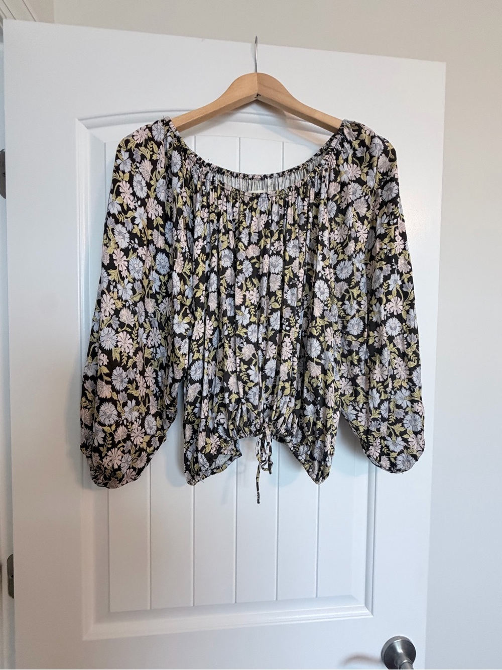 Saltwater Luxe Black Floral Balloon Sleeve Drawstring Top M